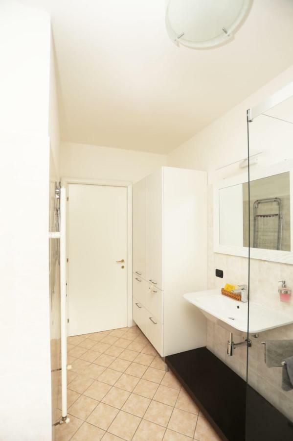 Ca' De' Mumi Appartement Luino Buitenkant foto